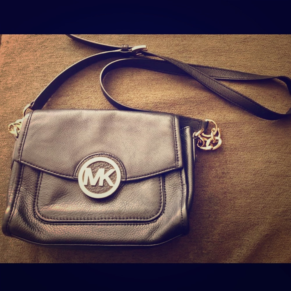 Michael Kors used crossbody black leather bag